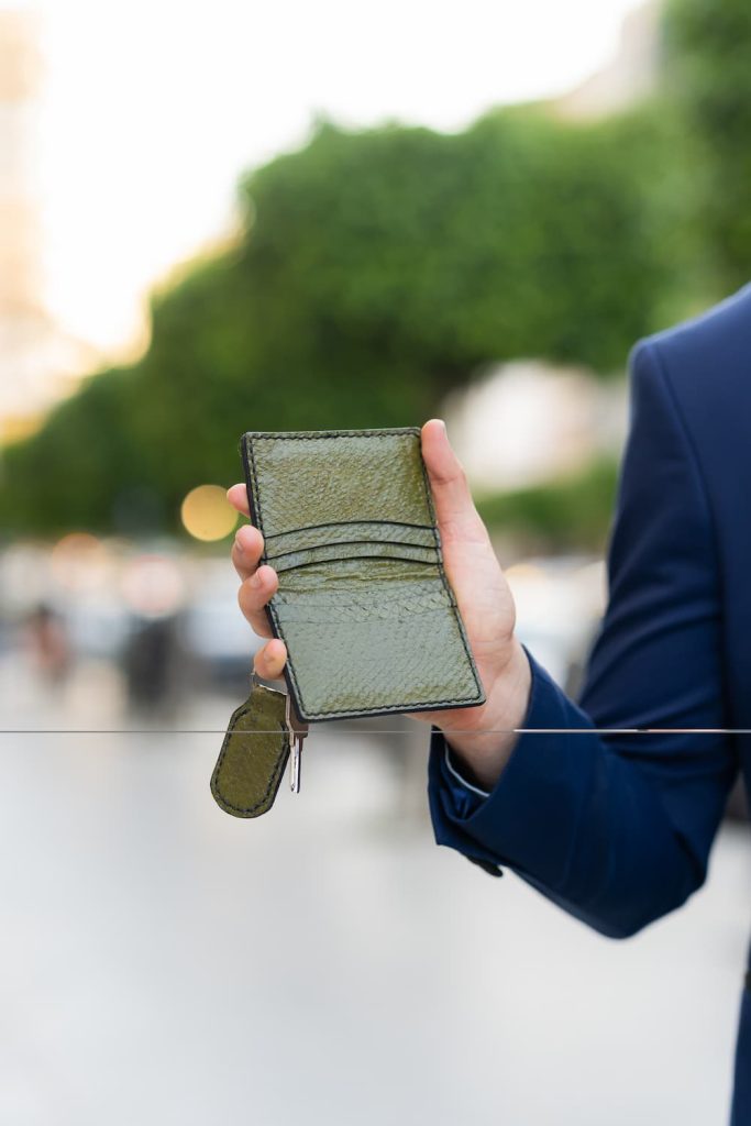 MERSKIN donne une seconde vie aux peaux de poisson dans l’industrie de la mode durable en Algérie | The Switchers